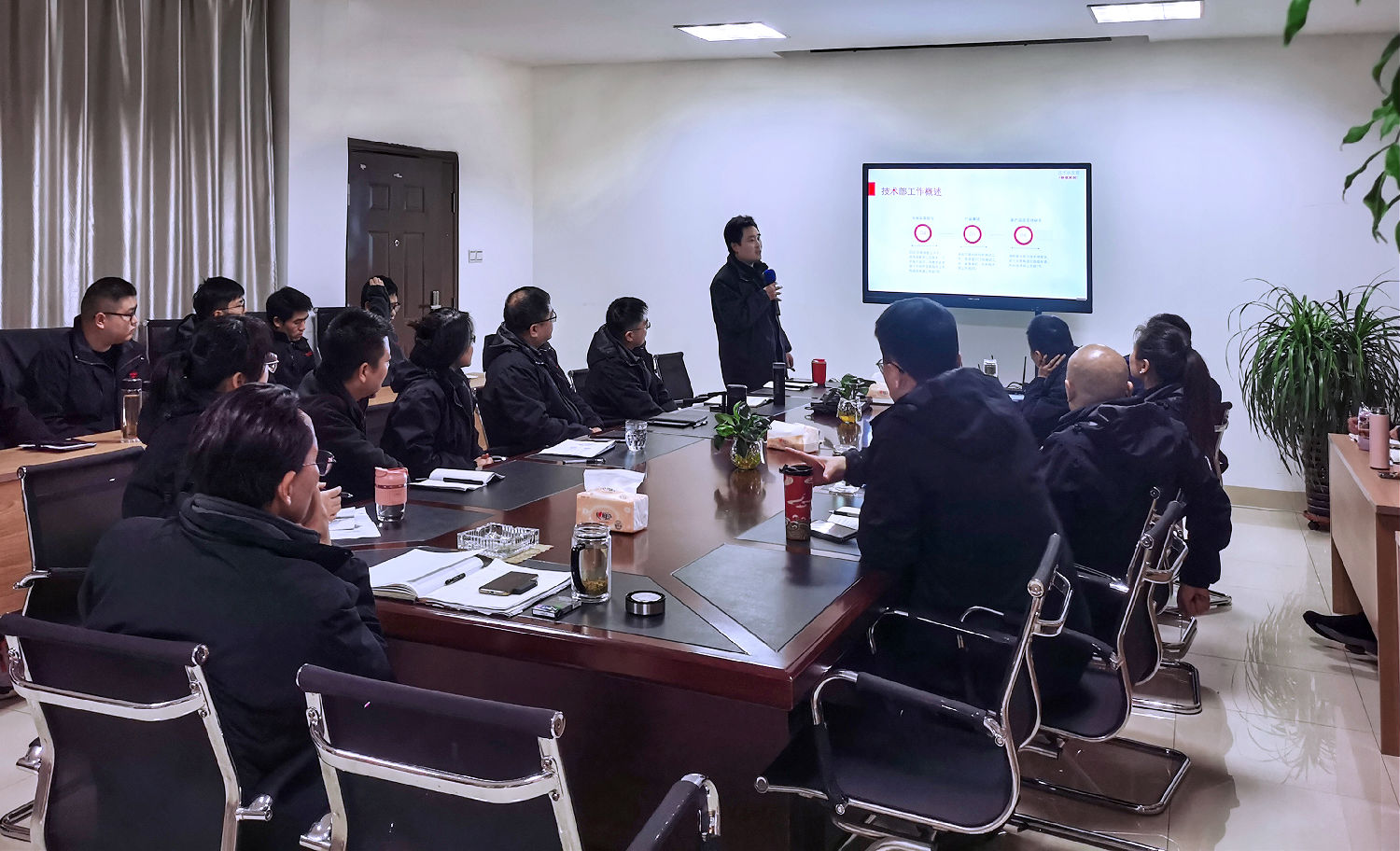 技術(shù)部.jpg 技術(shù)部.jpg