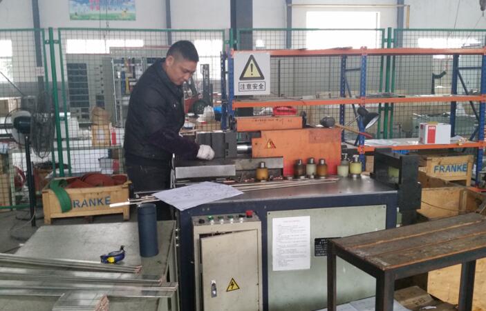 安徽得潤電氣技術(shù)有限公司，主營：高低壓開關(guān)柜，高低壓無功補償柜，消弧消諧裝置，自動化控制系統(tǒng)，綜保、儀表等，全國統(tǒng)一客服熱線：400-0551-777