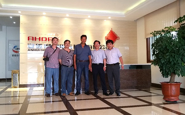 昆明東山水泥董事長(zhǎng)遲登有一行到訪(fǎng)得潤(rùn)電氣 昆明東山水泥董事長(zhǎng)遲登有一行到訪(fǎng)得潤(rùn)電氣