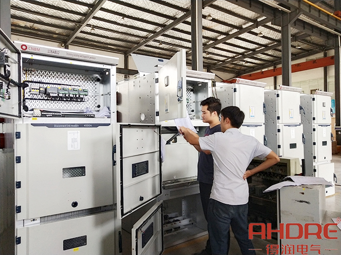 巴基斯坦10KV高壓柜調試中.jpg 巴基斯坦10KV高壓柜調試中.jpg