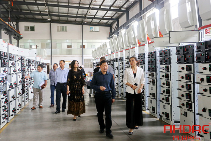 車(chē)間圖2.jpg 車(chē)間圖2.jpg