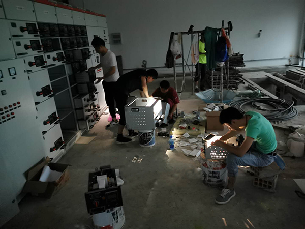 現場工作中.jpg 現場工作中.jpg