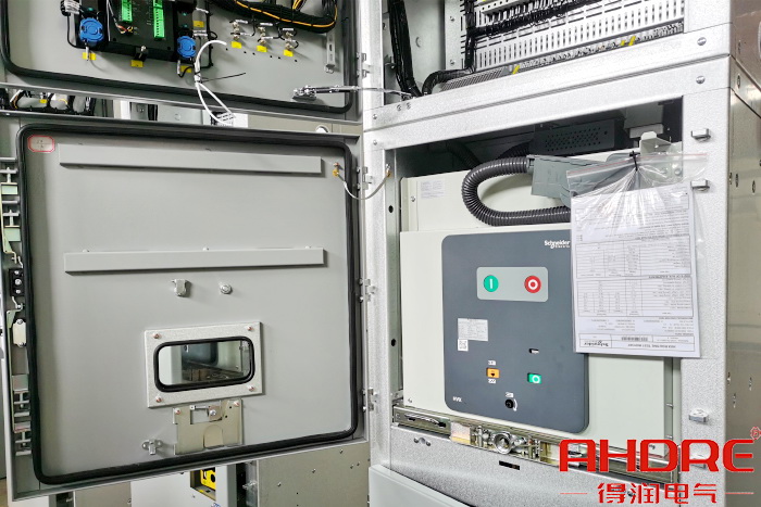 斷路器室.jpg 斷路器室.jpg