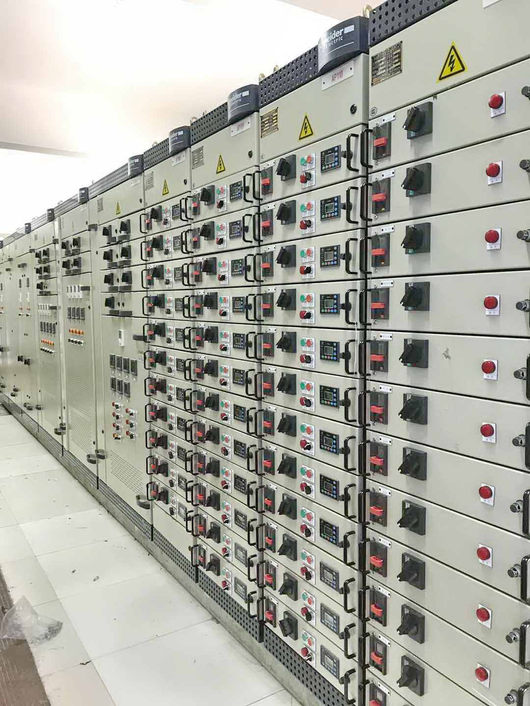 施耐德低壓柜，blokset型號 江山農(nóng)化項目 得潤電氣制造