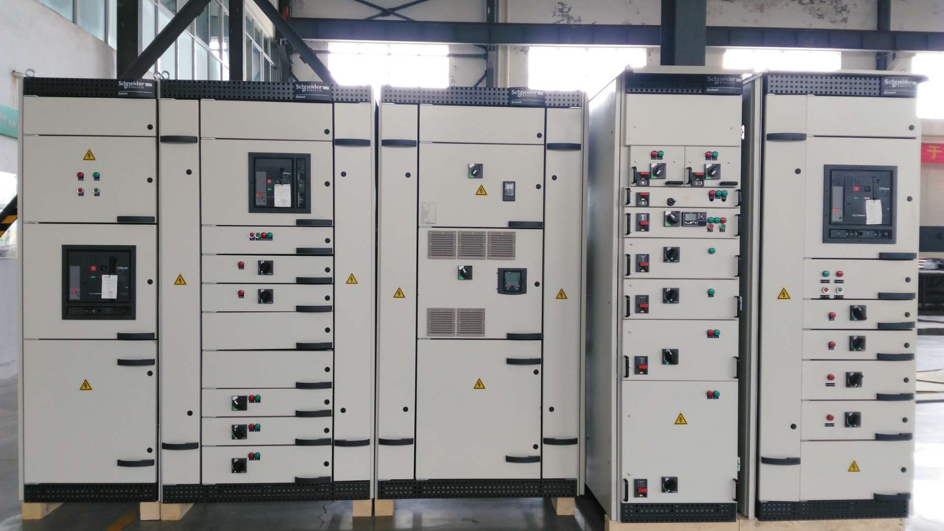 施耐德低壓柜，blokset型號 得潤電氣樣柜