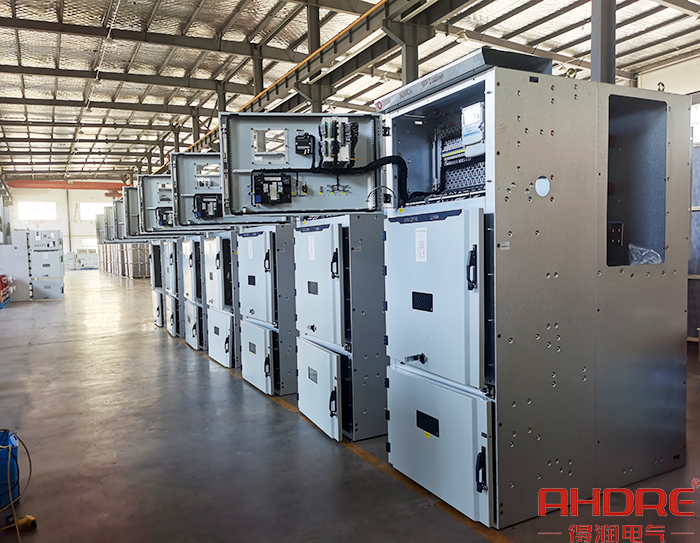 10KV開關(guān)柜.jpg 10KV開關(guān)柜.jpg