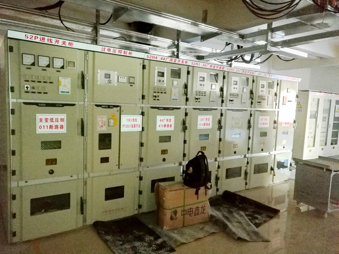 中壓開關(guān)柜現(xiàn)場(chǎng)圖.jpg 中壓開關(guān)柜現(xiàn)場(chǎng)圖.jpg