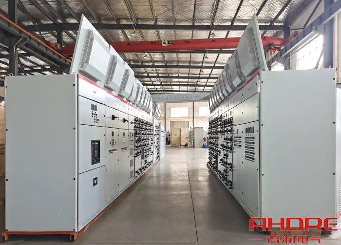 MNS2.0低壓柜實(shí)物圖.jpg MNS2.0低壓柜實(shí)物圖.jpg