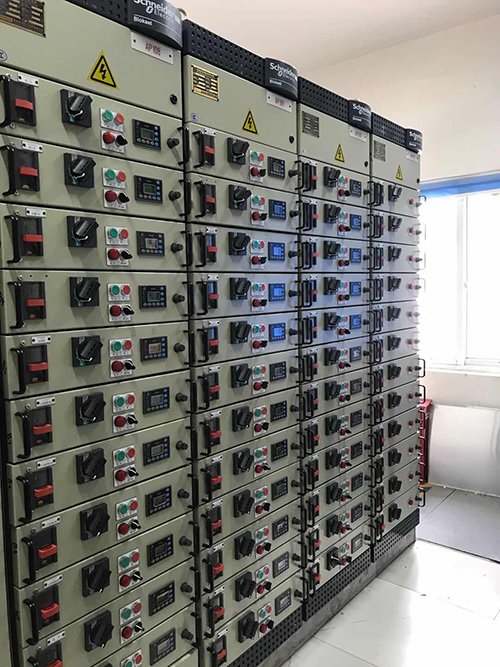 施耐德授權(quán)柜，B柜生產(chǎn)廠 400-128-7988 得潤電氣